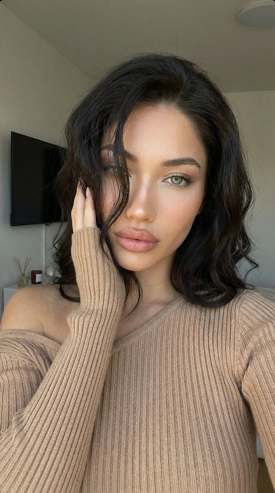 Soft Lounge Selfie